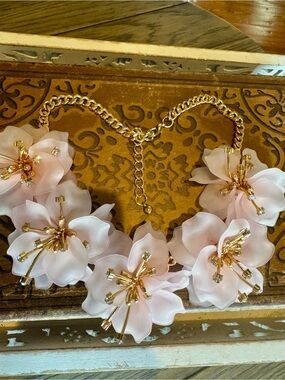 Natasha Couture Soft Pink Floral Bib Necklace with Gold Accents